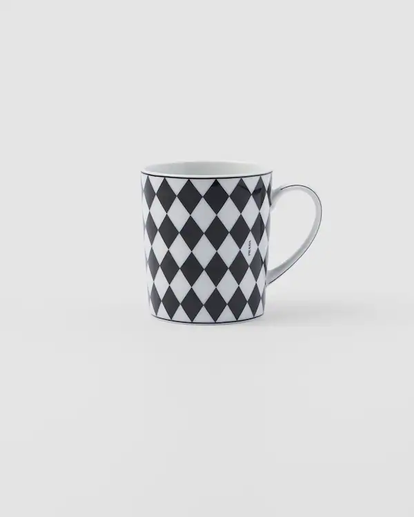 Porzellan-Tasse - Schachbrettmuster