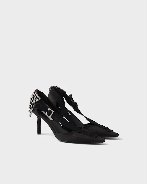 Leinwand-Pumps mit Kristallen