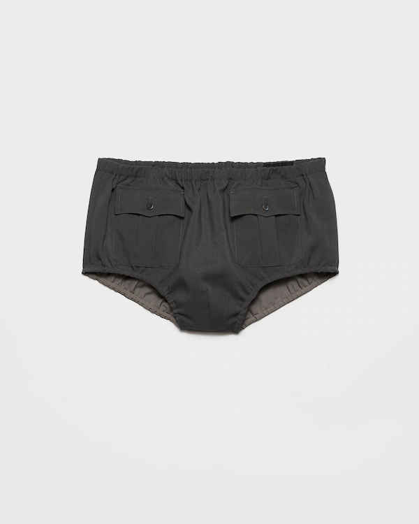 Technische Shorts aus Funktionsstoff