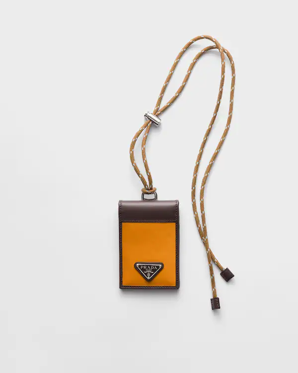Prada Speedrock Re-Nylon und Leder Geldbörse mit Riemen