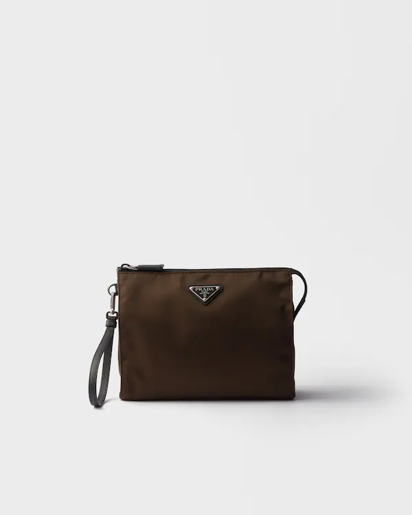 Necessaire aus Re-Nylon und Saffiano-Leder