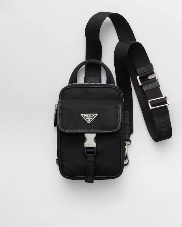Smartphonehülle aus Re-Nylon und Saffiano-Leder
