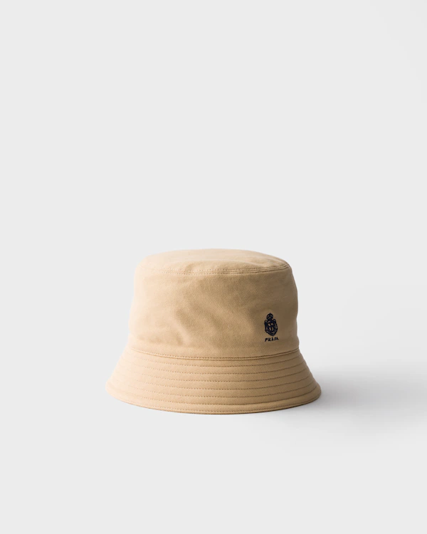 Alte Piqué-Buckethut