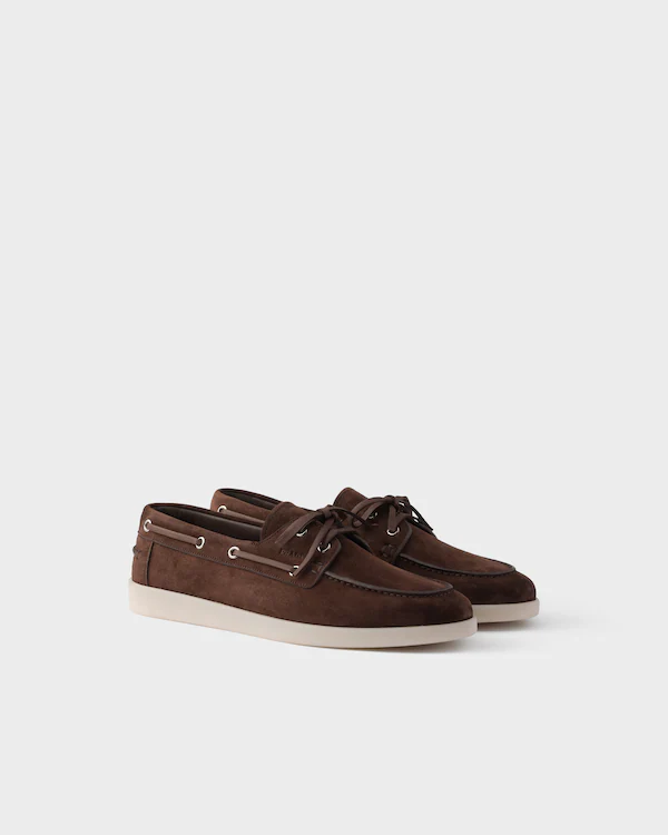 Schnürschuhe aus Wildleder