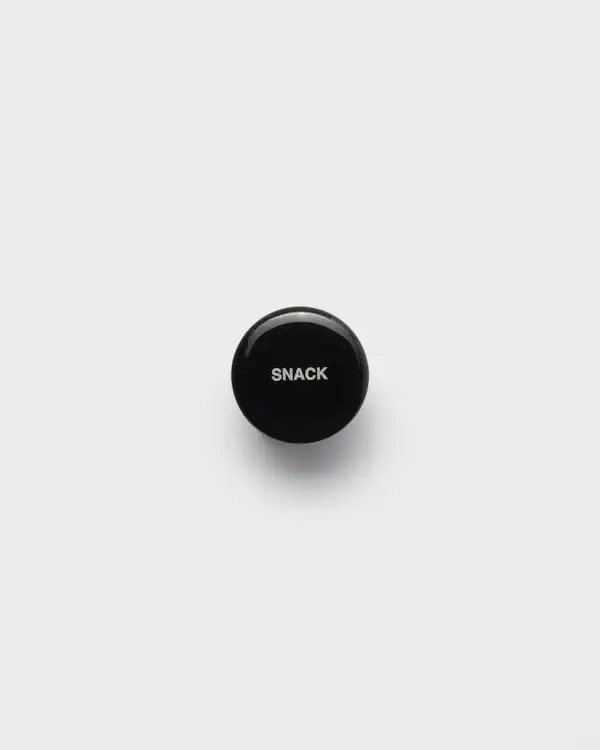 Emailierter Metall-Ohrschmuck