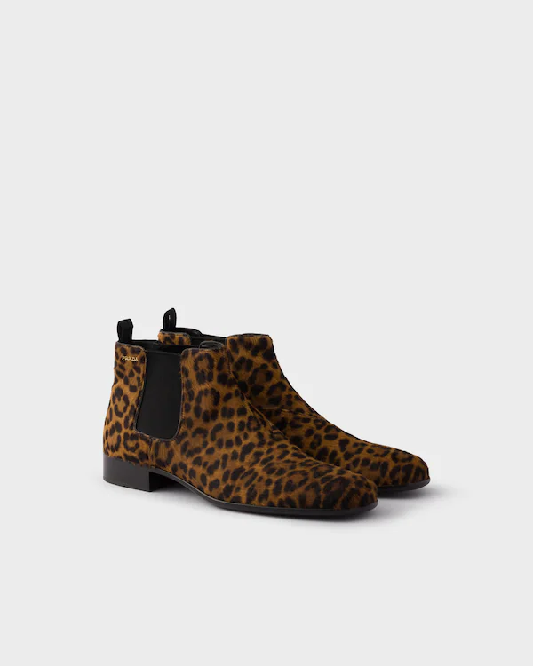 Bedruckte Lederstiefel