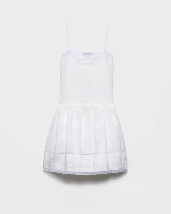 Besticktes Leinenkleid