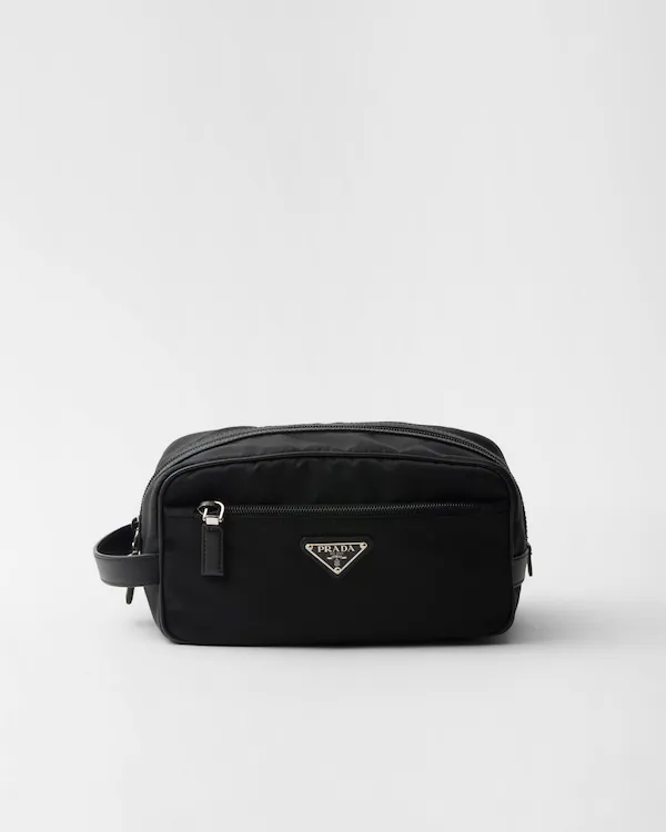 Re-Nylon und Saffiano-Leder-Reiseetui