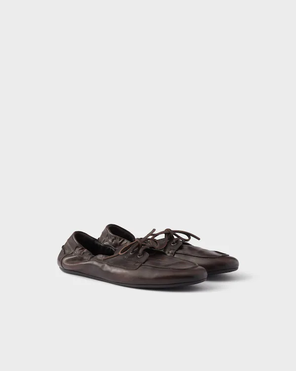 Shuffle-Leder-Schuhe mit antikem Finish und Schnürung