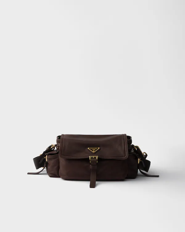 Prada Explore Schultertasche aus Nappaleder mittelgroß mit Klappverschluss